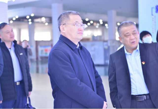 济宁市市场监督管理局局长侯典峰一行莅临乐鱼首页(中国)网页版调研