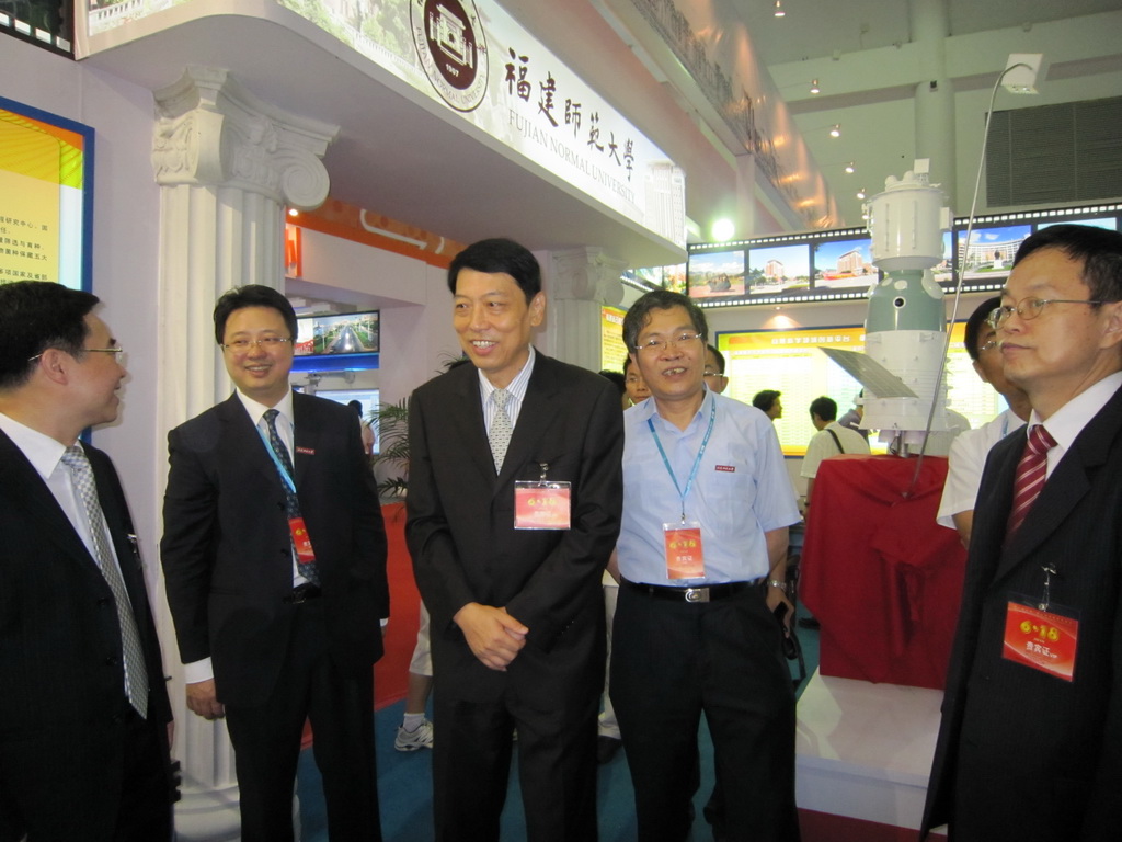 鞠维强厅长到球友会平台（中国）展馆指导