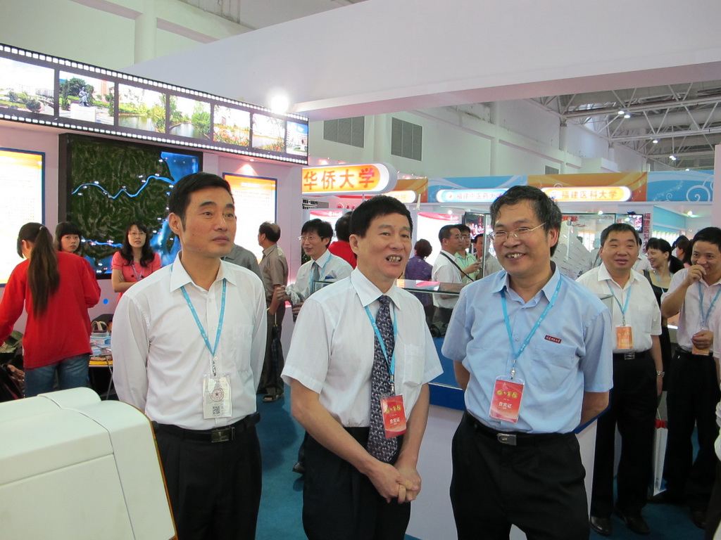 郑传芳书记到球友会平台（中国）展馆指导