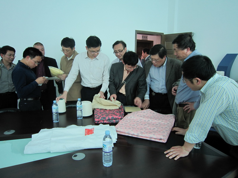 球友会平台（中国）教授参观对接企业